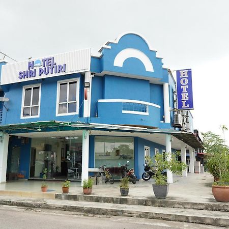 Hotel Shri Putiri Pasir Gudang Exteriör bild