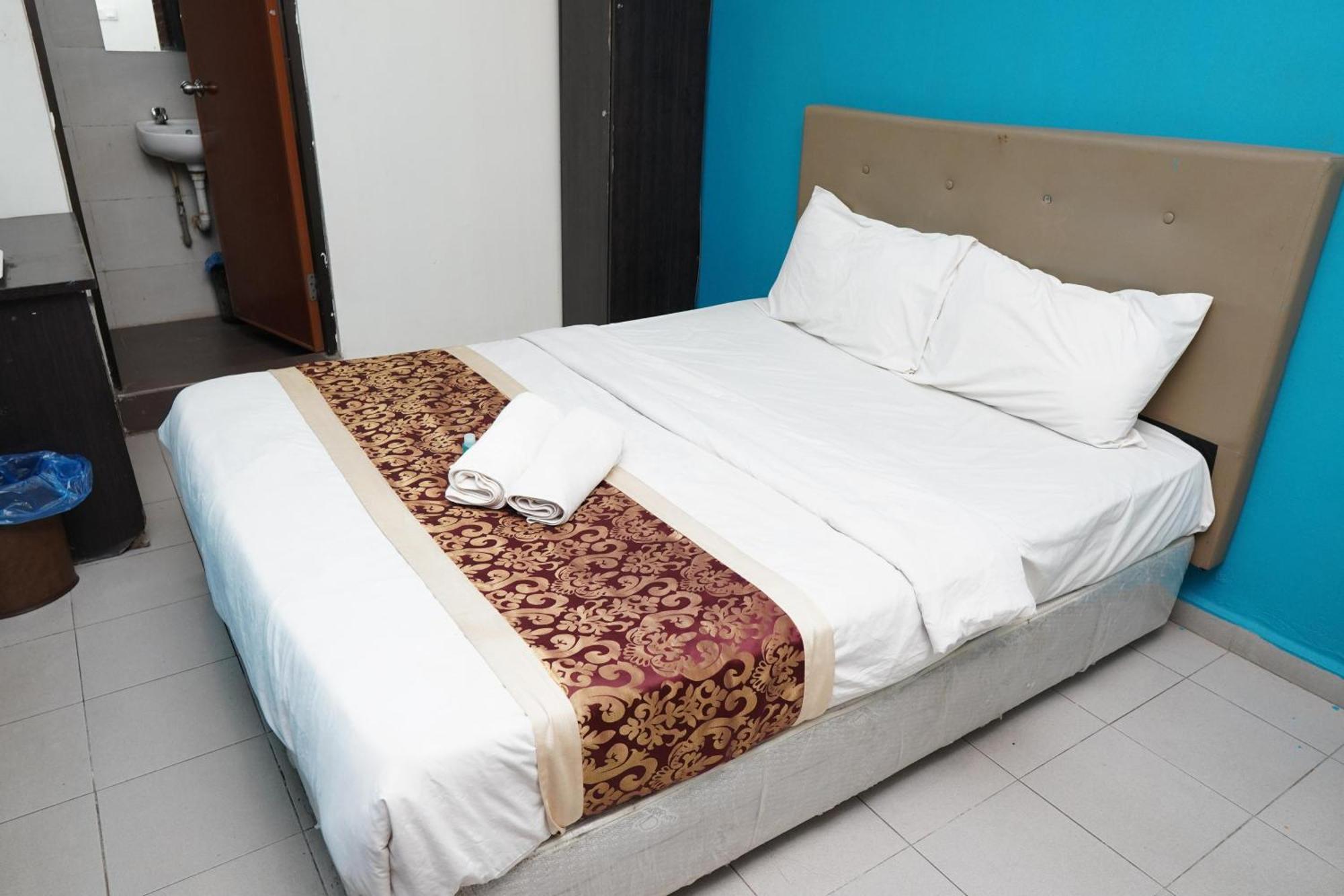 Hotel Shri Putiri Pasir Gudang Exteriör bild