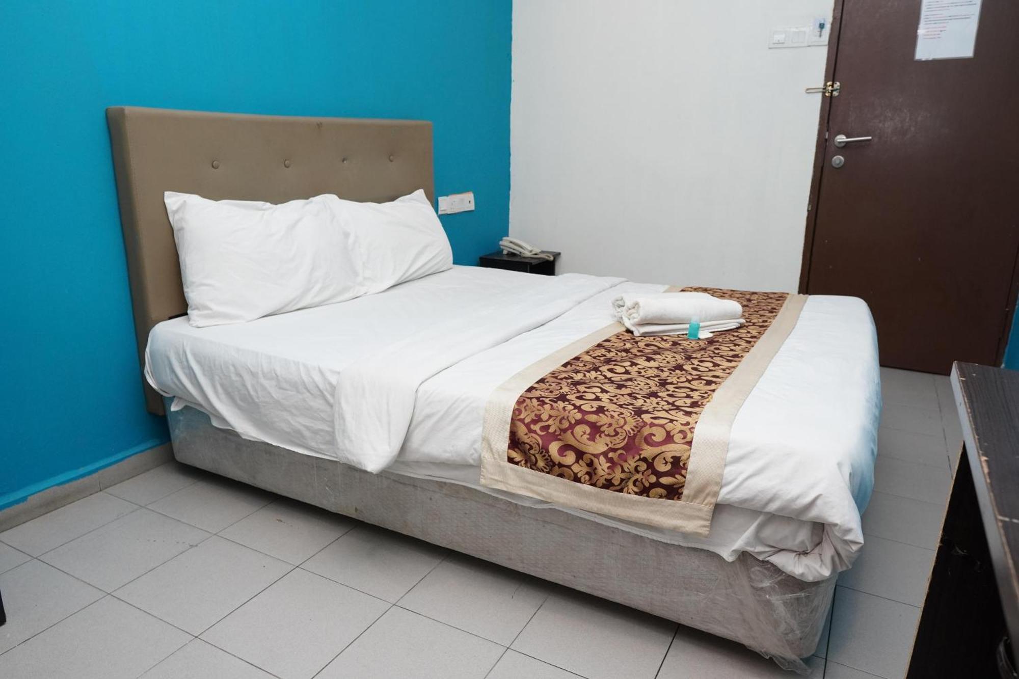 Hotel Shri Putiri Pasir Gudang Exteriör bild