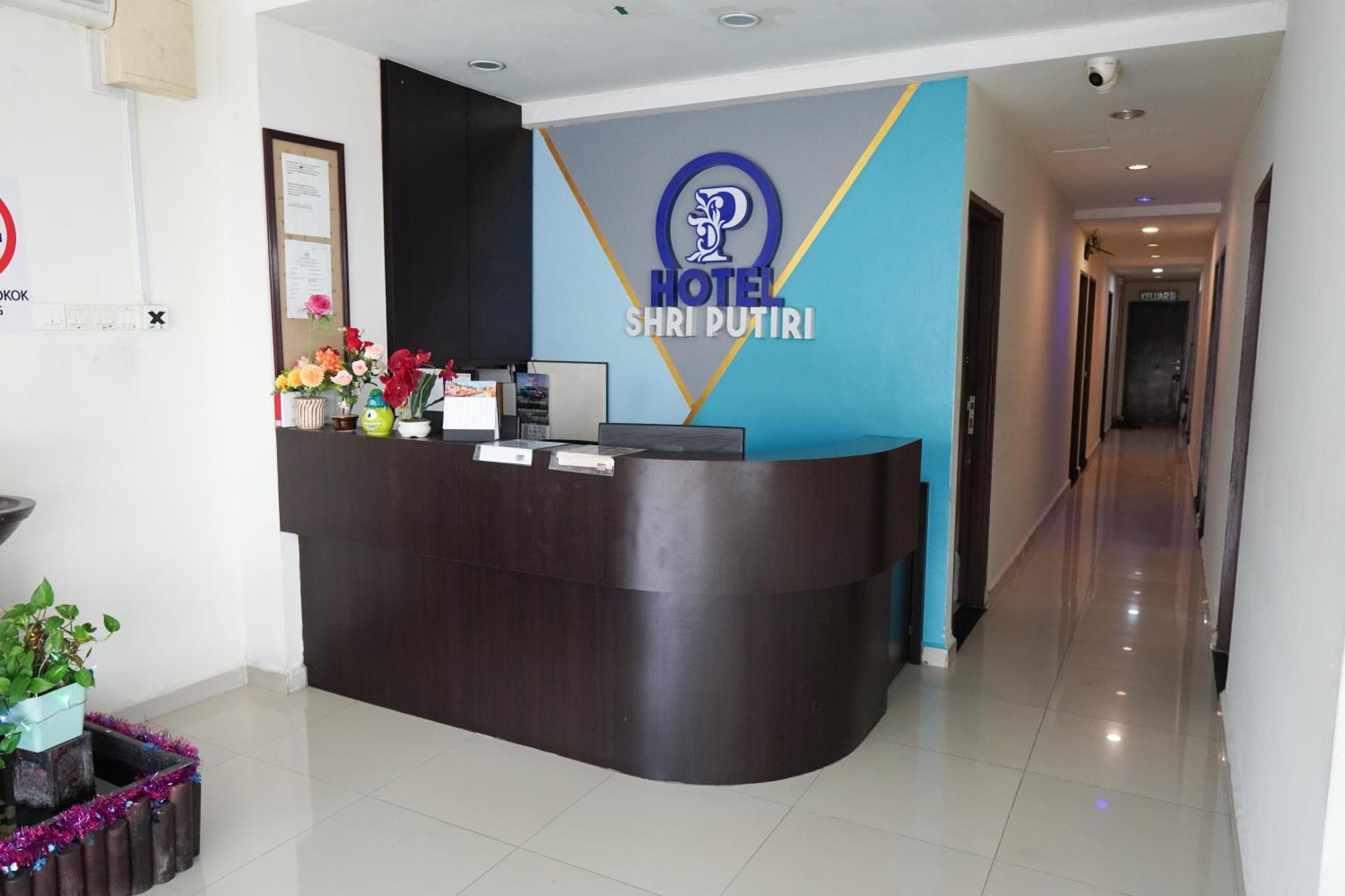 Hotel Shri Putiri Pasir Gudang Exteriör bild