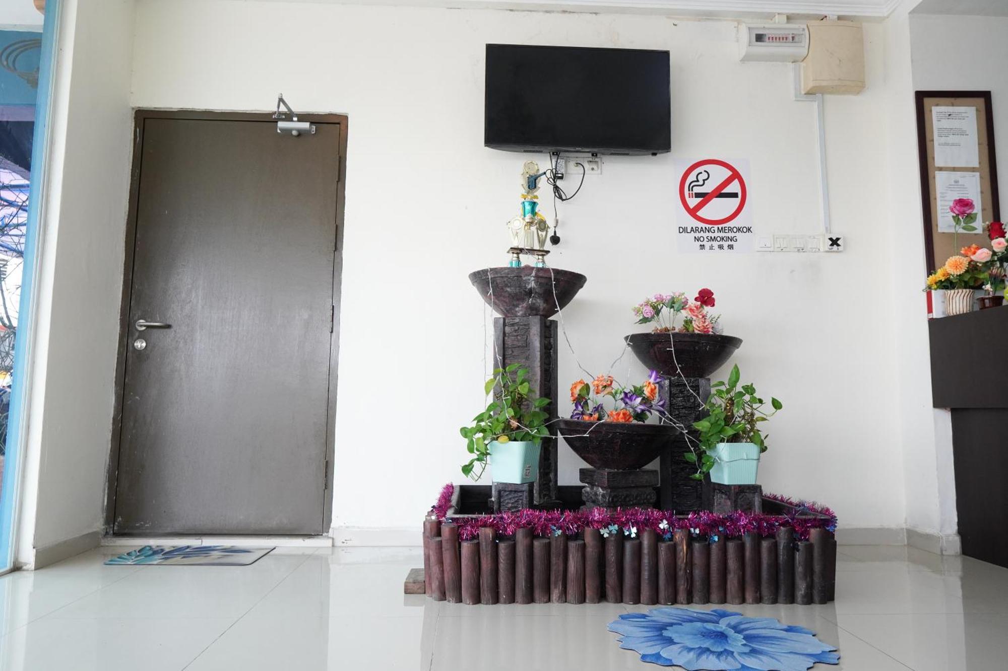 Hotel Shri Putiri Pasir Gudang Exteriör bild